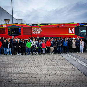 Ausflug der Jugendfeuerwehr zur Flughafenfeuerwehr München